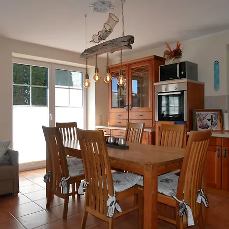 Апартаменты Familienidyll Usedom Mit Garten & Wlan Цинновиц