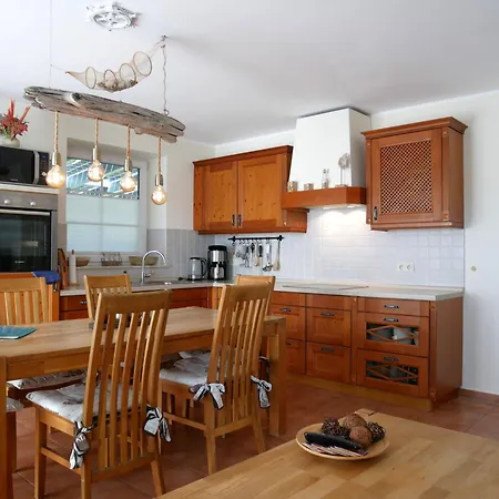 Familienidyll Usedom Mit Garten & Wlan Апартаменты Цинновиц